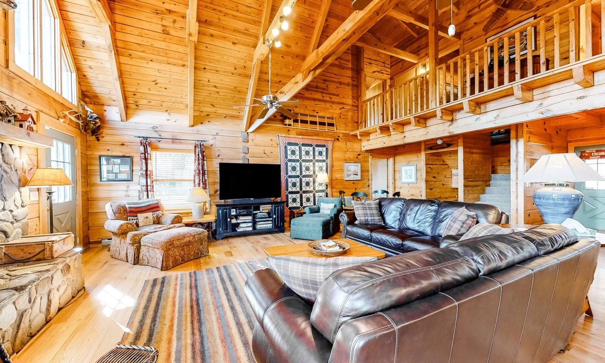 Sylva Cabin | Secluded cabin with mountain views, fire pit & billiards