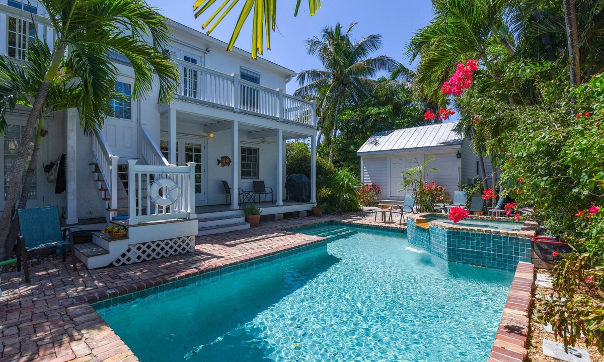 Old Town Condo | Secluded Casa Monthly Rental - Spacious Apartment, Overlooks Pool & Garden.