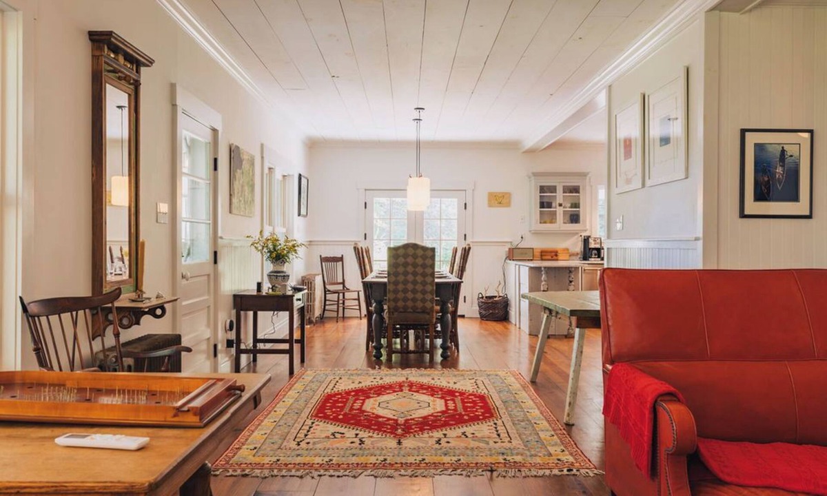 Narrowsburg House | Secluded Charming Farmhouse Lake Views Firepit