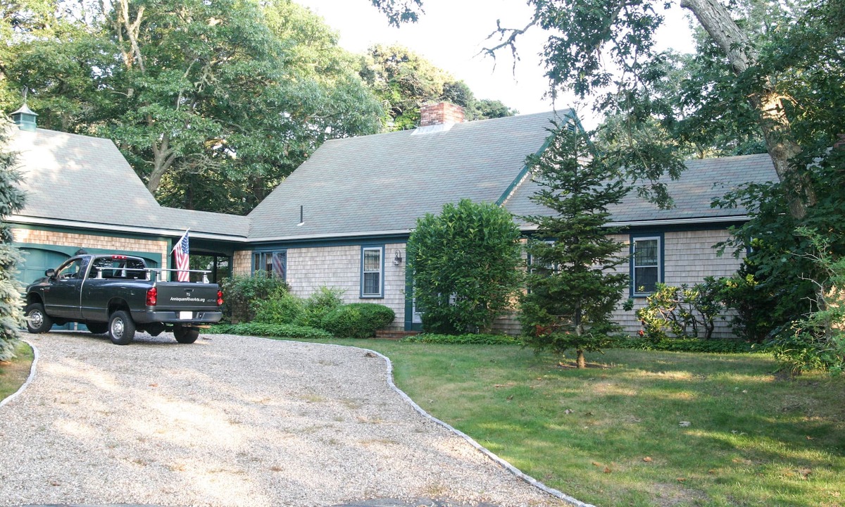 Chatham House | Secluded Chatham Cape Cod House Stage Harbor Area