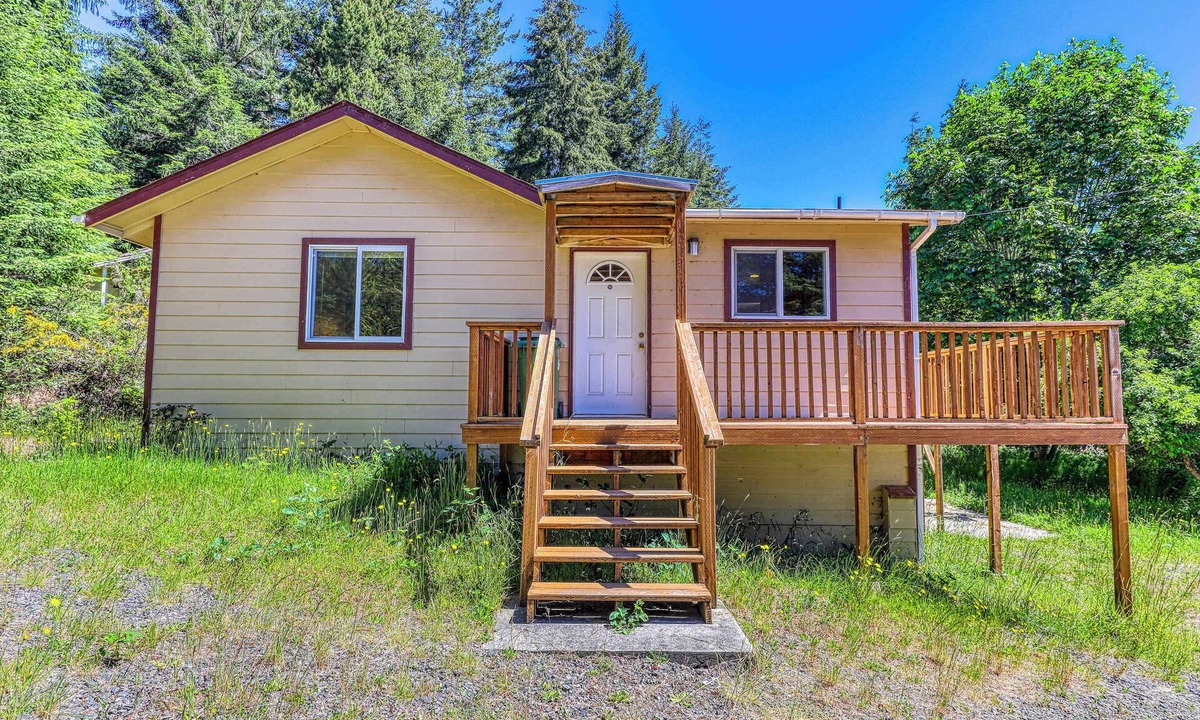 North Bend House | Secluded & comfortable dog-friendly home with deck plus ATV & boat parking
