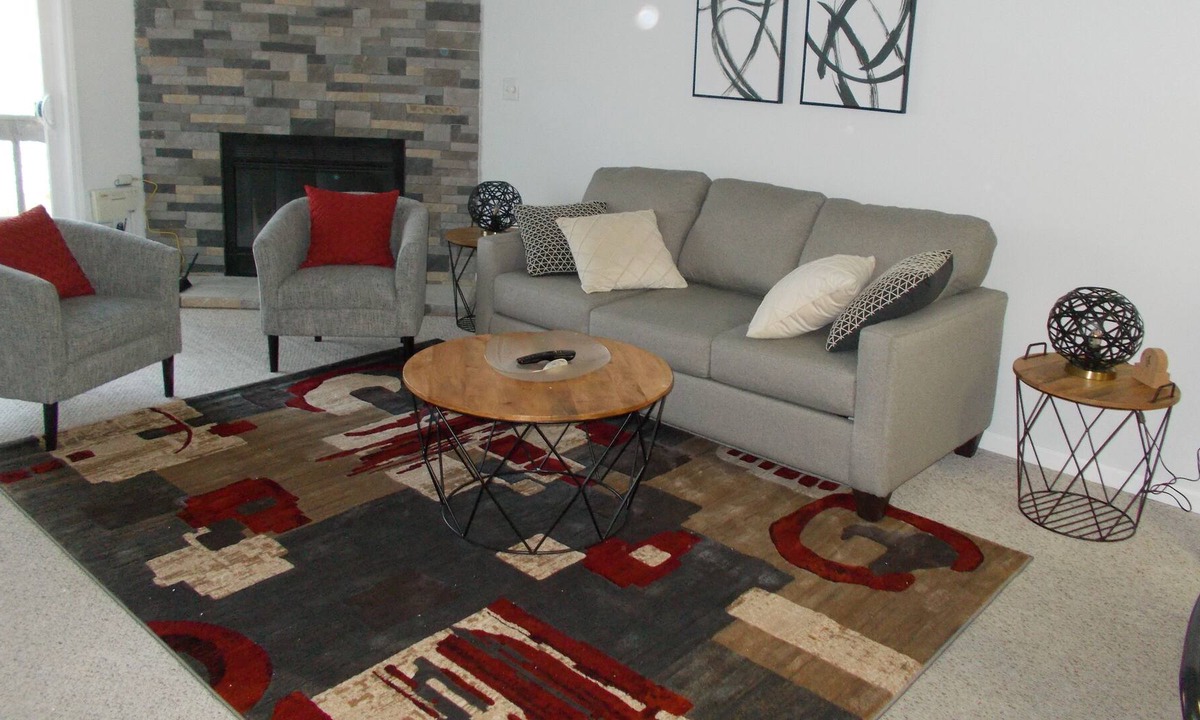 Avoca Condo | Secluded Contemporary Lakefront Condo