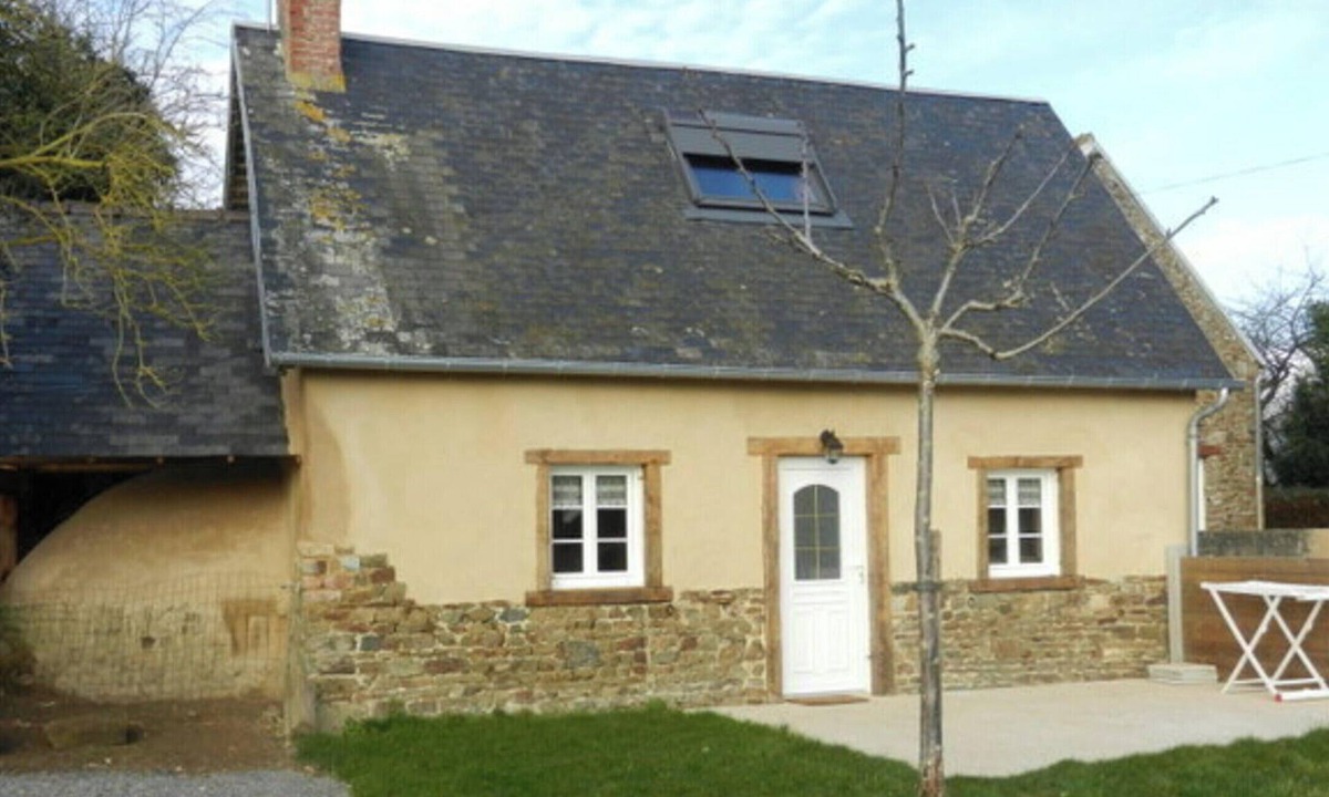 Saint-Pair-sur-Mer Cottage | Secluded cottage near beach, pets allowed