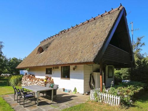 Faarevejle House | Secluded Cottage Retreat at Ordrup Naes-By Traum