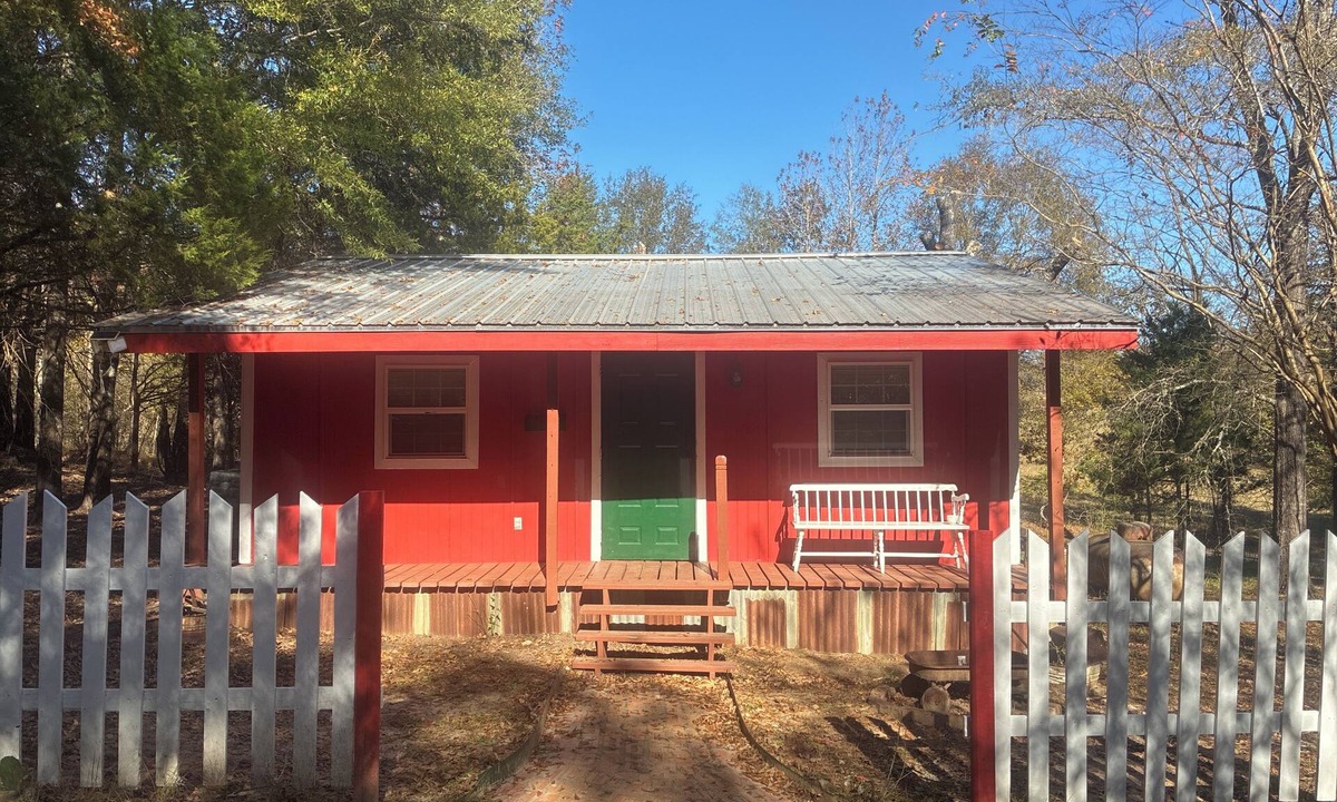 Grand Saline Cabin | Secluded countryside cabin
