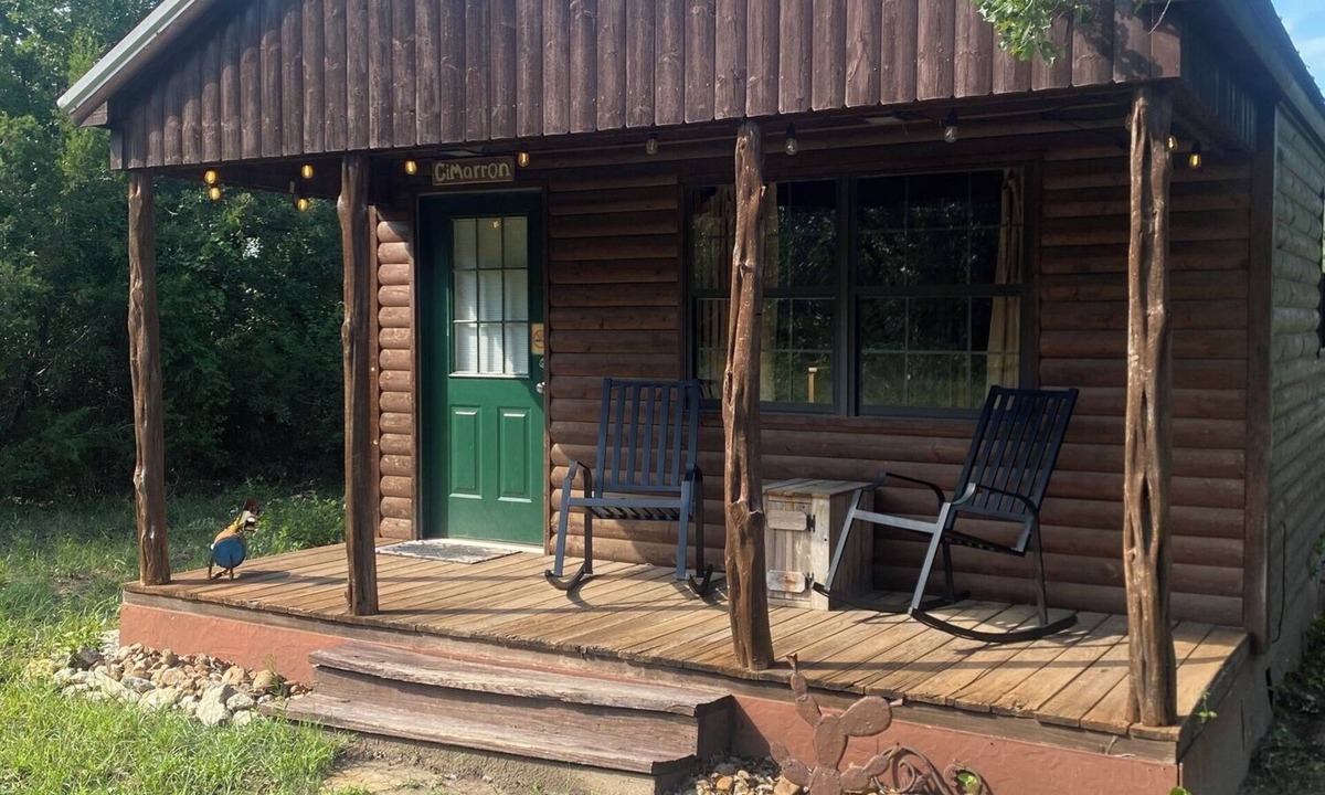 Paluxy Cabin | Secluded Escape with hot tub, tucked in nature