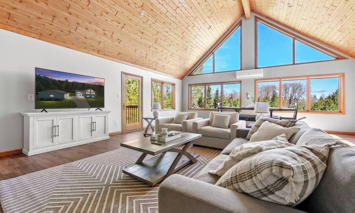 Boyne City Cabin | Secluded Family Cabin | Game Room | Sleep 10