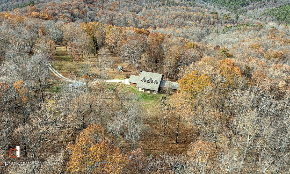 Madison County House | Secluded Family Getaway