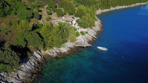 Selca House | Secluded fisherman's cottage Cove Vela Studena, Brac - 20904
