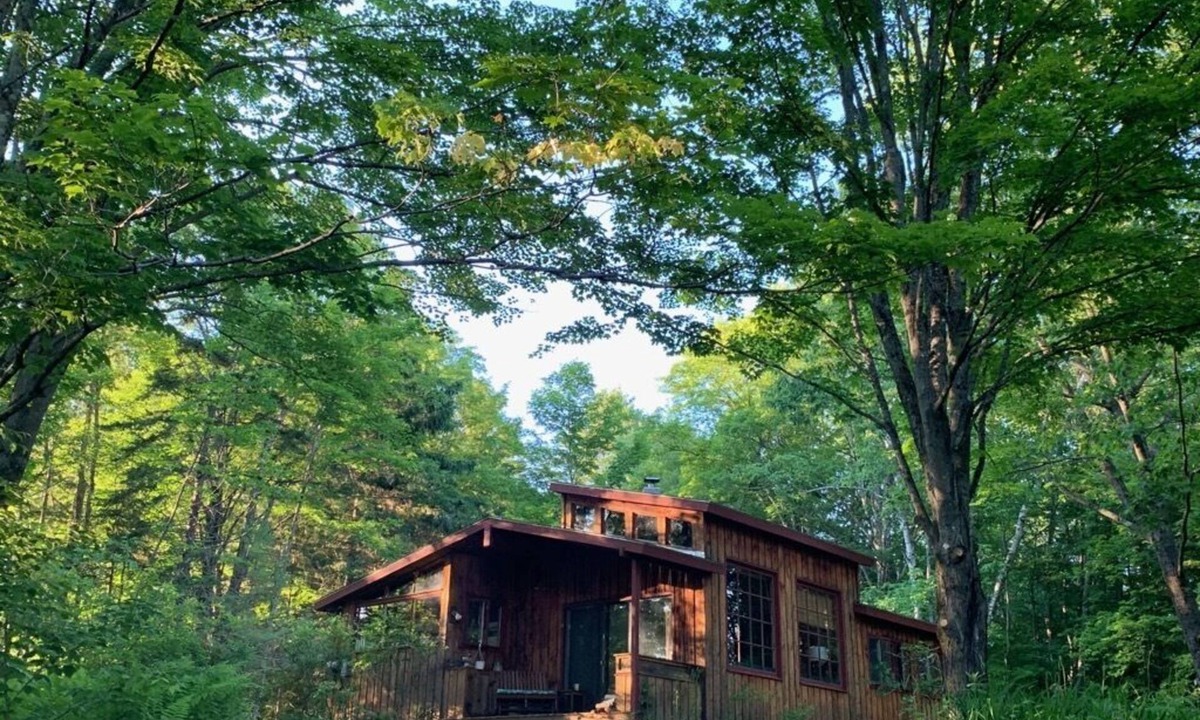 Weston Cabin | Secluded forest hideaway with hot tub