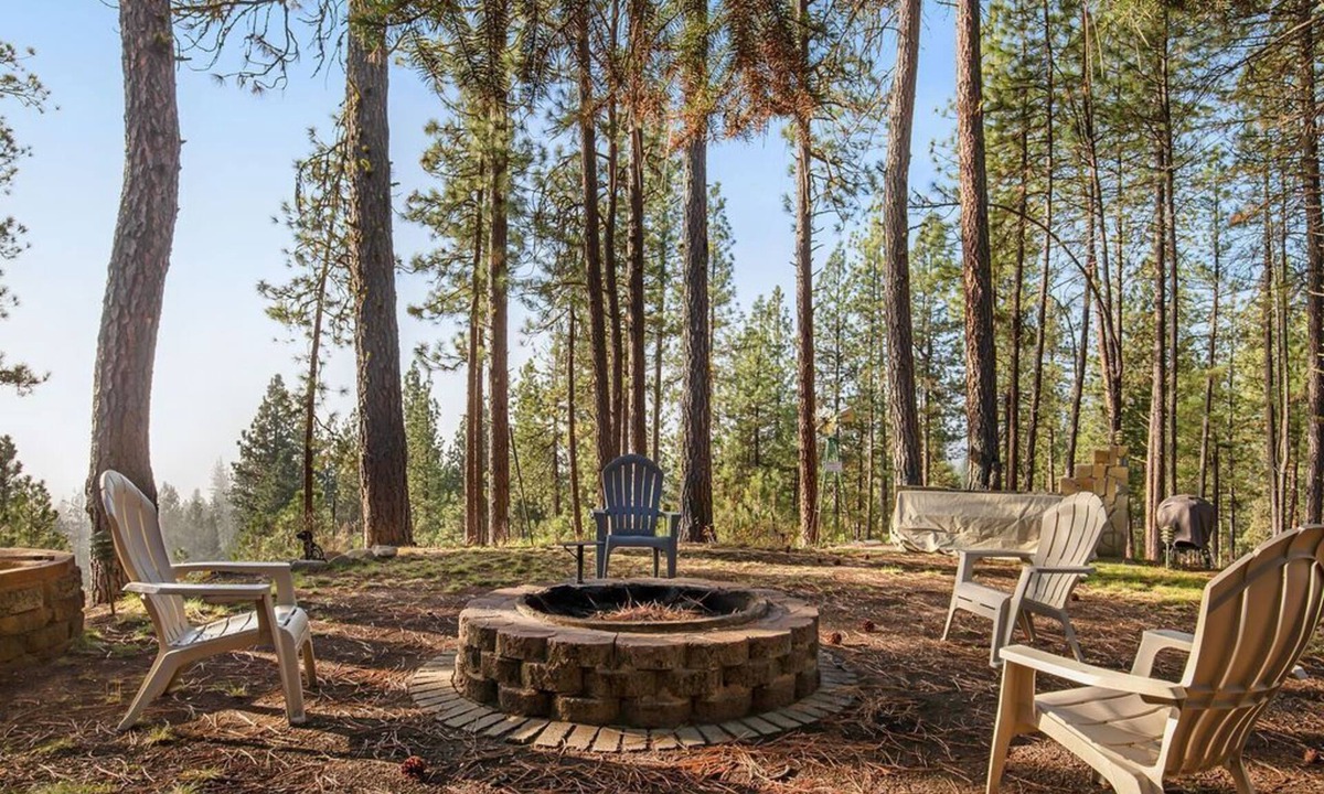 Garden Valley Cabin | Secluded Garden Valley Cabin with Deck & Views!