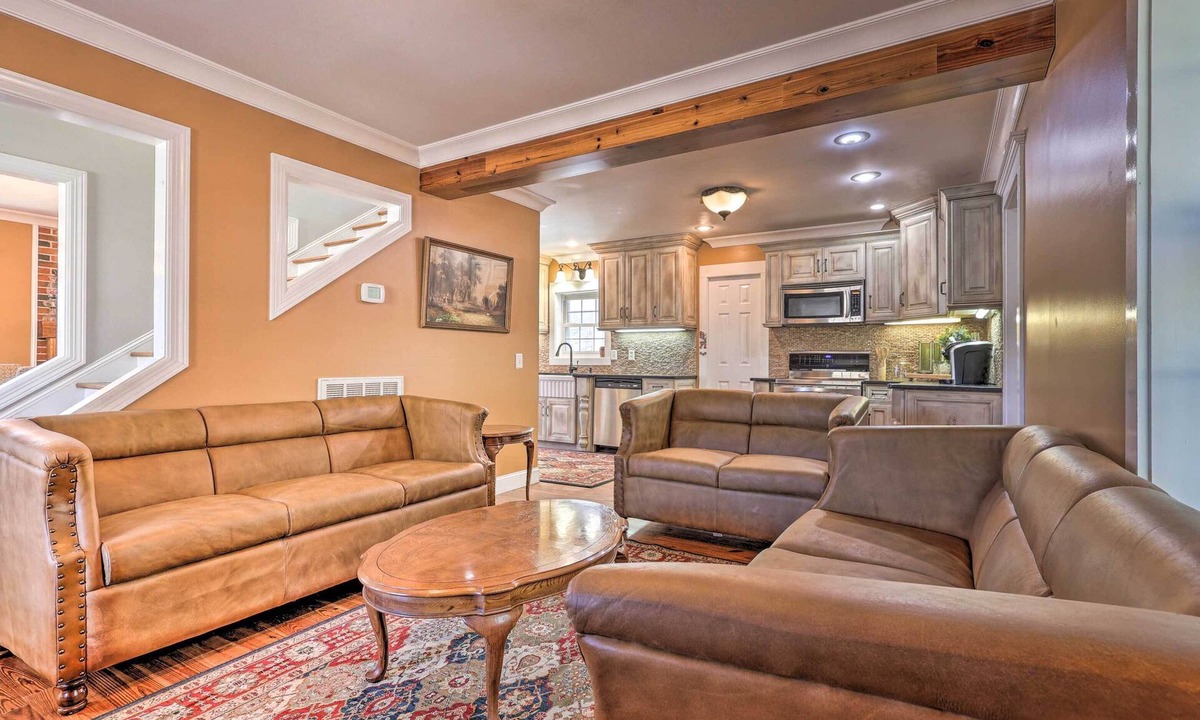 Falkville House | Secluded Getaway Home w/Trails + Waterfall!