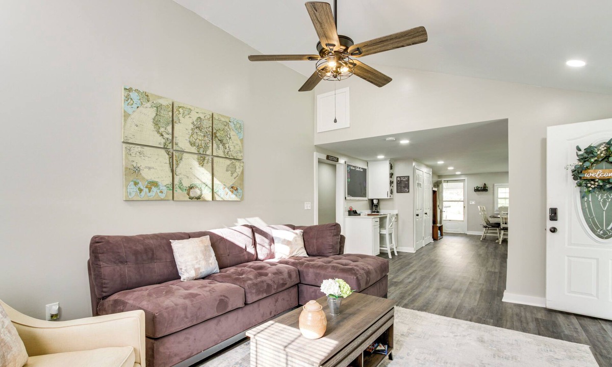 Lawrenceburg House | Secluded Getaway on 40 Acres in Lawrenceburg!