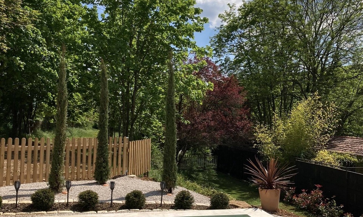 Curtil-Vergy Cottage | Secluded gite with private pool for two nature lovers.