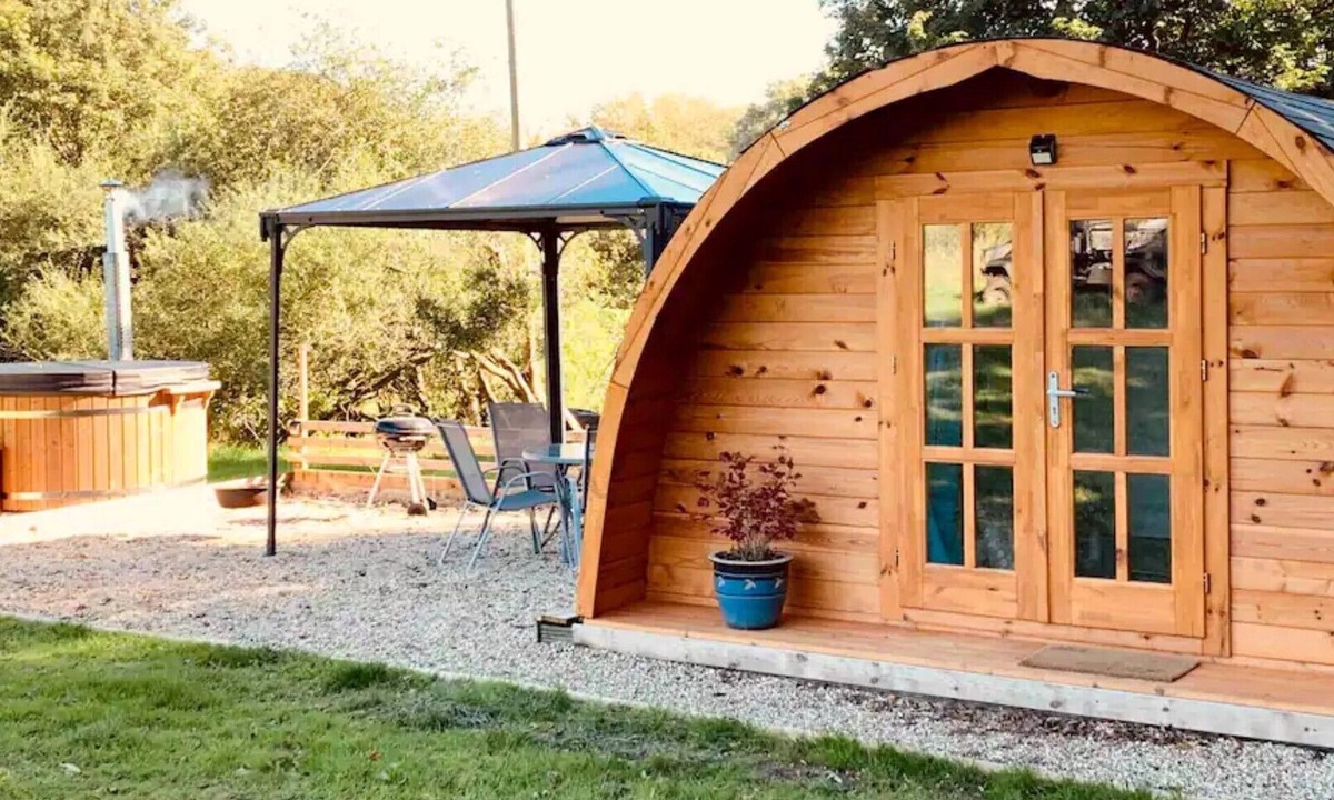 Barns Green Cabin | Secluded Glamping Pod With Private Hot Tub
