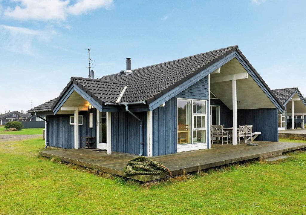 Lodbjerg Hede House | Secluded Holiday Home in Ringk bing with Terrace