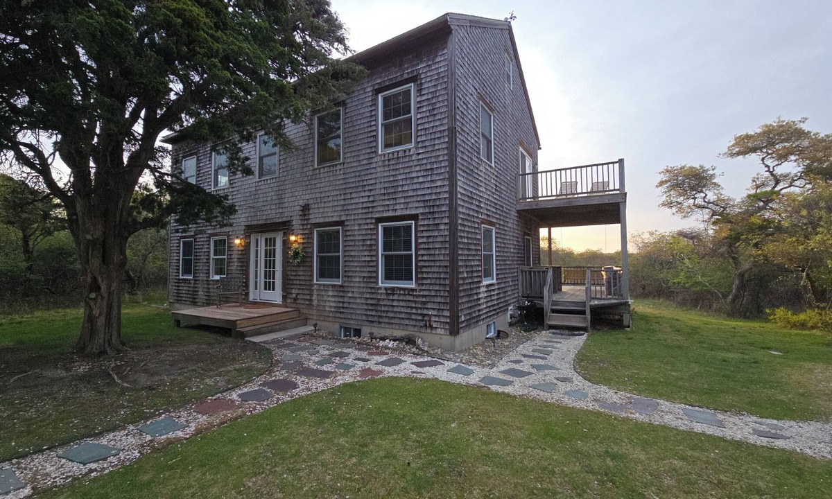 Nantucket House | Secluded Home abutting Bird Sanctuary