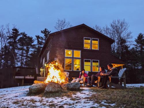 Elizabethtown House | Secluded Lodge - Hot Tub, Views, Arcade