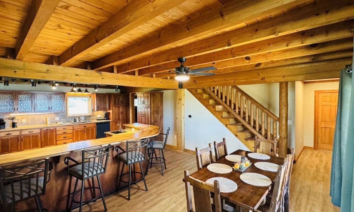 Miami County House | Secluded Log Cabin · 40 Acres · Pond & Game Room