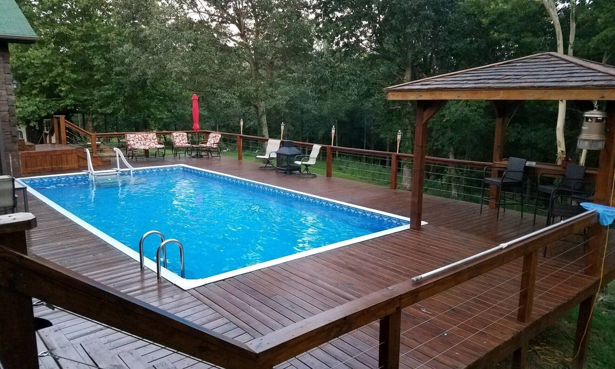 Brookport Cabin | SECLUDED, LOG CABIN, CONNECTED TO SHAWNEE NATIONAL FORREST!