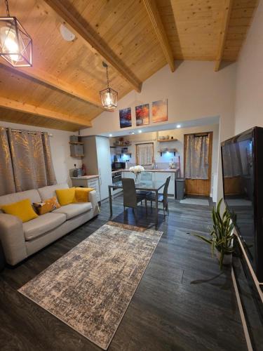 High Wycombe Ski Chalet | Secluded Log Cabin escape