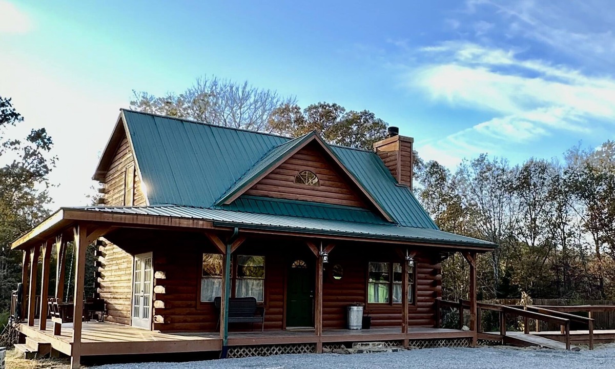 Pope County Cabin | Secluded log cabin in the Shawnee national Forest