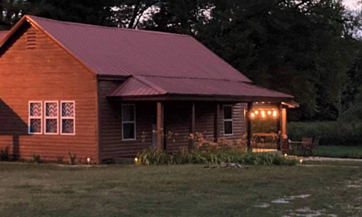 Vulcan House | Secluded Log Cabin