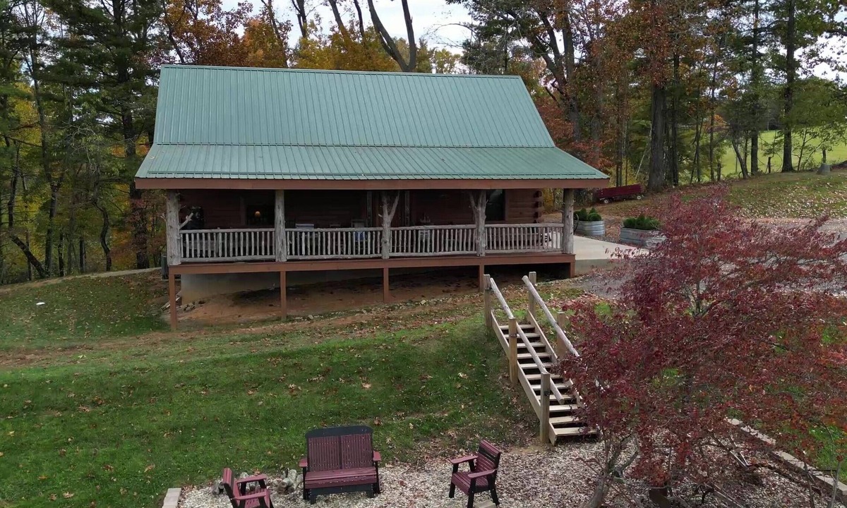 Austinville Cabin | Secluded Log Cabin in Mountains