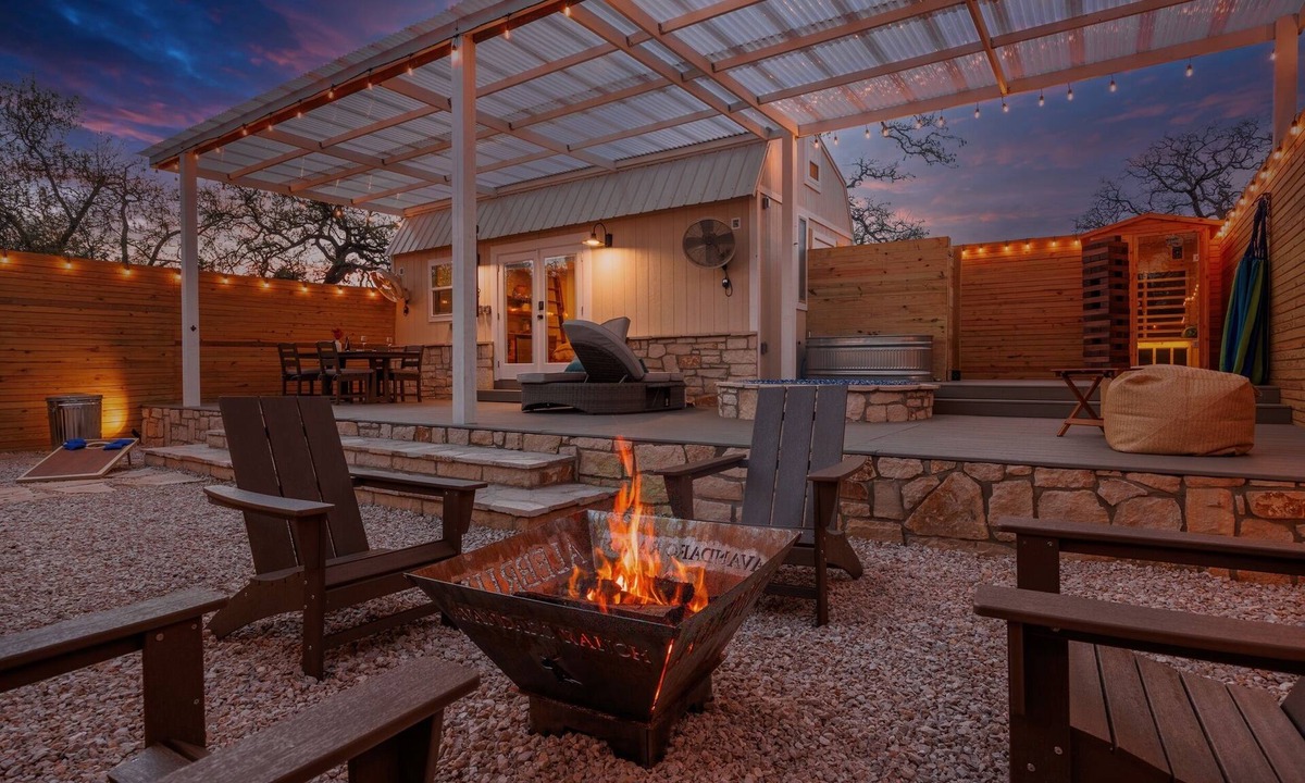 Wimberley Villa | Secluded Luxury Couples cabin Sauna Pool