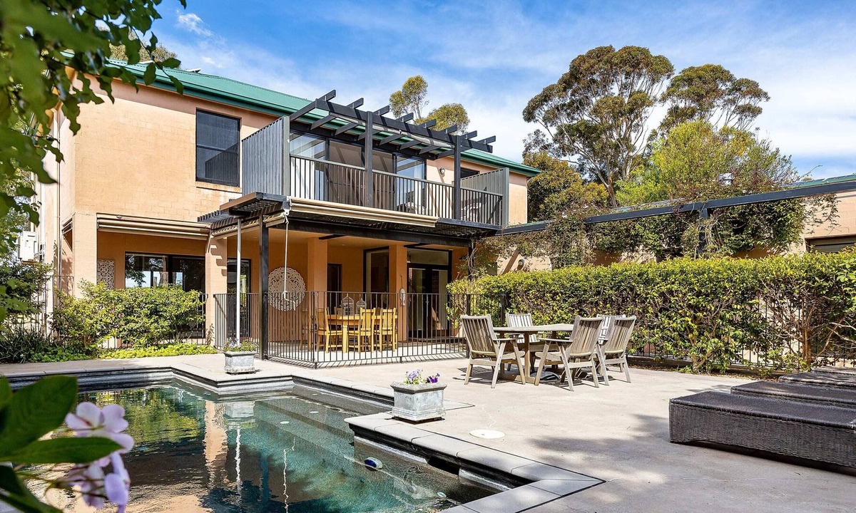 Somers House | Secluded Luxury with Stunning Views