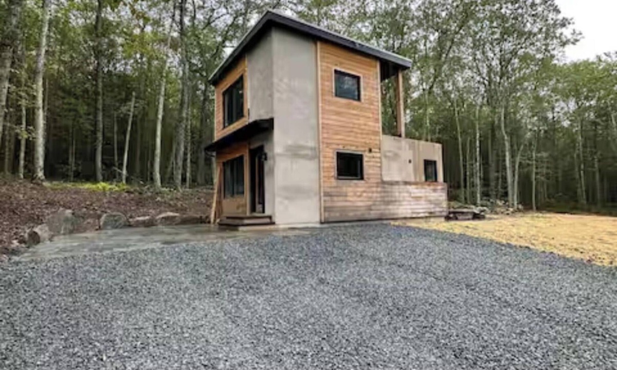 Eldred Cabin | Secluded modern cabin with hot tub