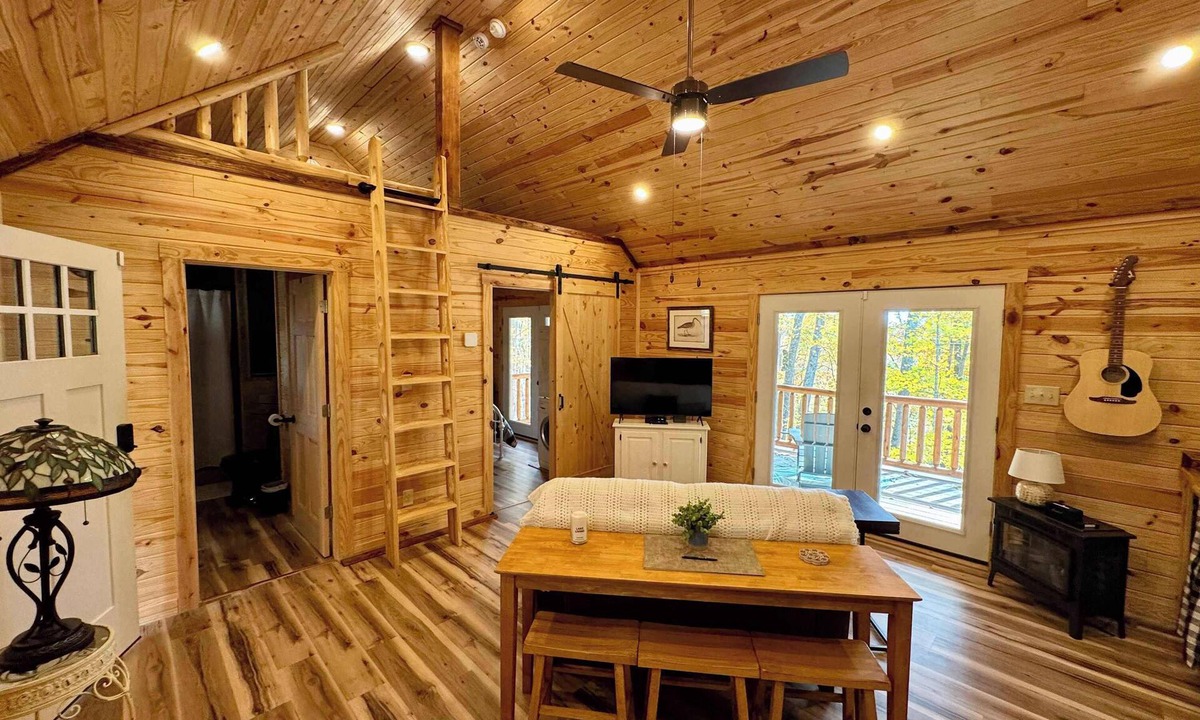 Smithville House | Secluded Mountain Cabin w/Fireplace & Deck