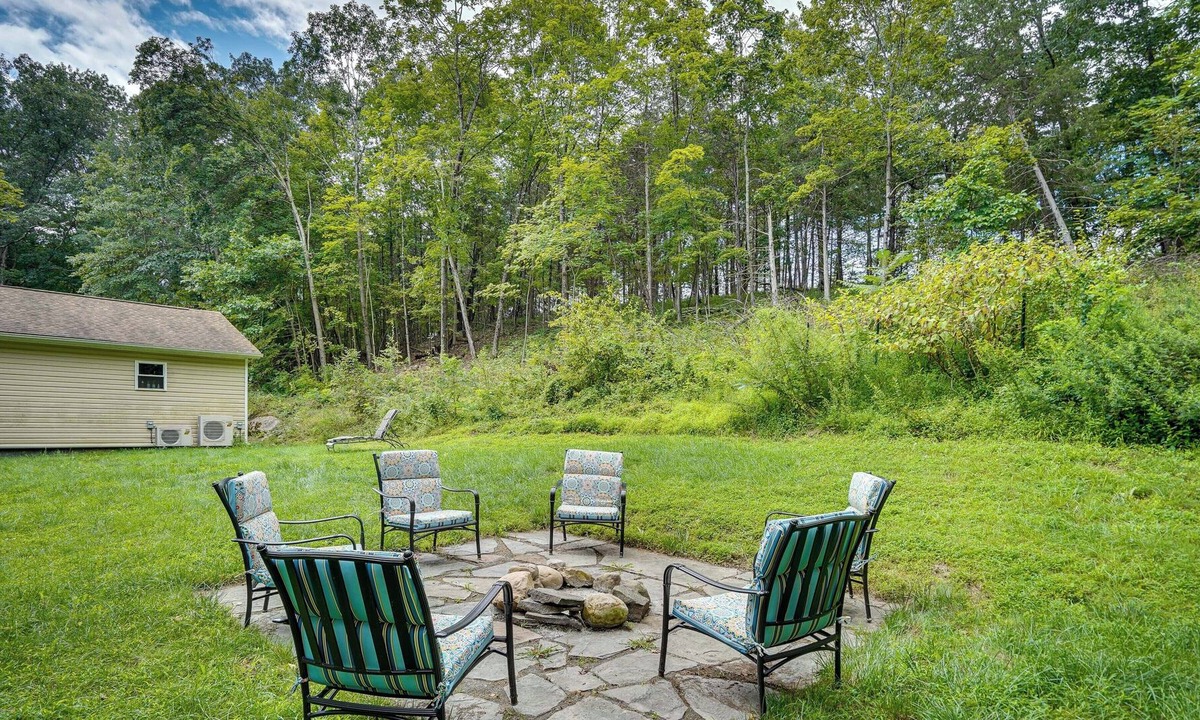 Mount Marion House | Secluded New York Abode w/ Fire Pit & Creek Access