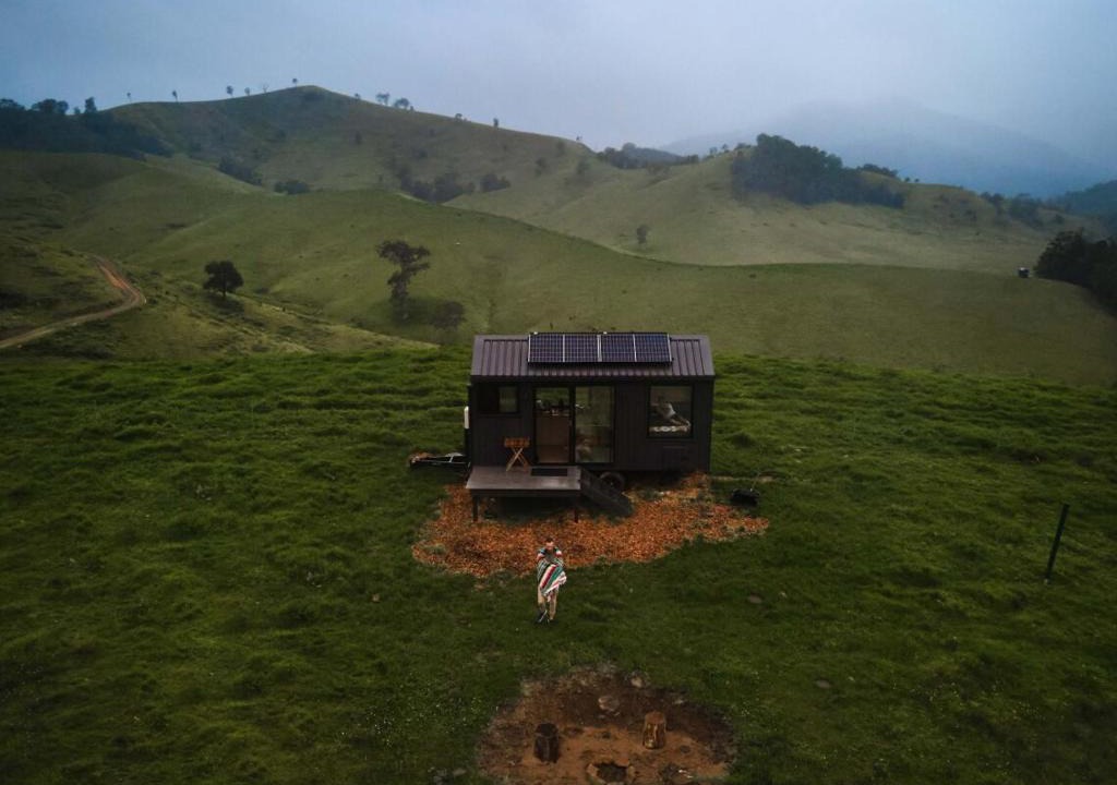 Gloucester Tops House | Secluded Off-Grid Cabin Valley View - Pet Friendly - Sufjan