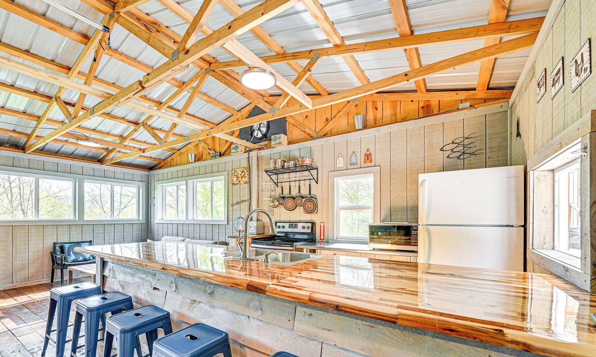 Livingston Cottage | Secluded on 10 Acres: Livingston Getaway w/Sauna!