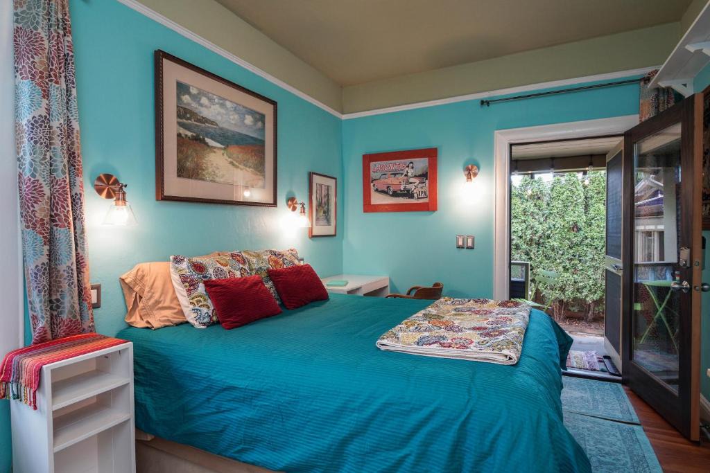 Humboldt Apartment | Secluded Patio Suite Right By All The Action