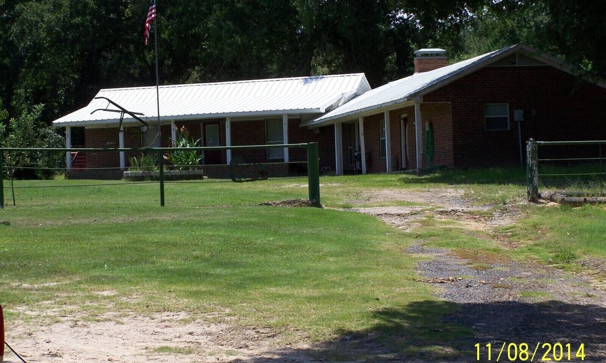 Tyler Other | Secluded Peaceful Ranch Style Home Not Far From The City