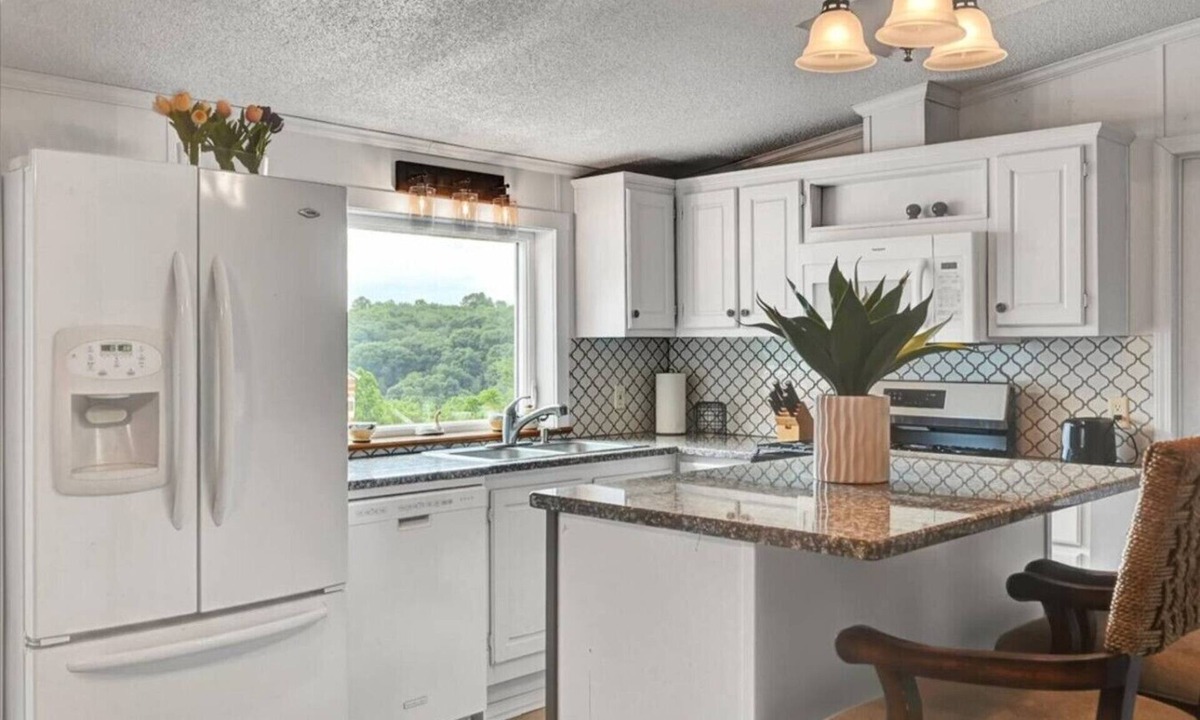 Airville House | Secluded & Private Escape on Autumn Hill Farm
