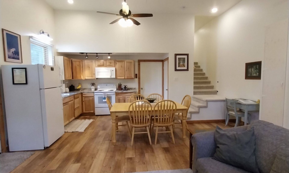 Priest River House | Secluded & Private Getaway