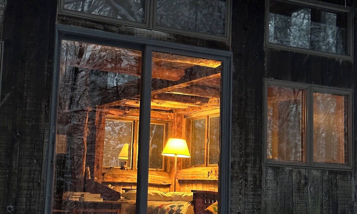 New London Cabin | Secluded Quiet Cabin with Sauna