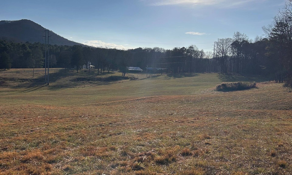 Rocky Face House | Secluded, quiet, private home nestled between the N GA Mtns in Rocky Face, GA