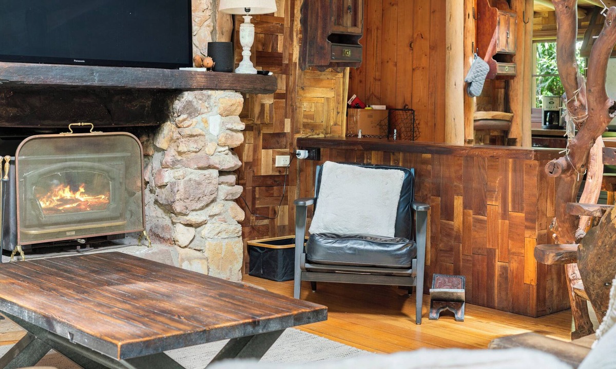 Cedar Brush Creek Cabin | Secluded rainforest retreat surrounded by nature!