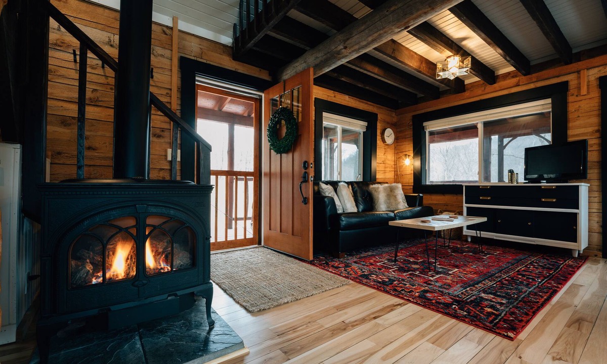 Ferryville Cabin | Secluded Rustic-Modern Log Cabin w/Hot Tub, Private Creekside Escape
