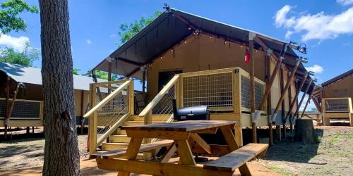 Fentress House | Secluded Safari Tent with Fire Pit in Staples, Texas