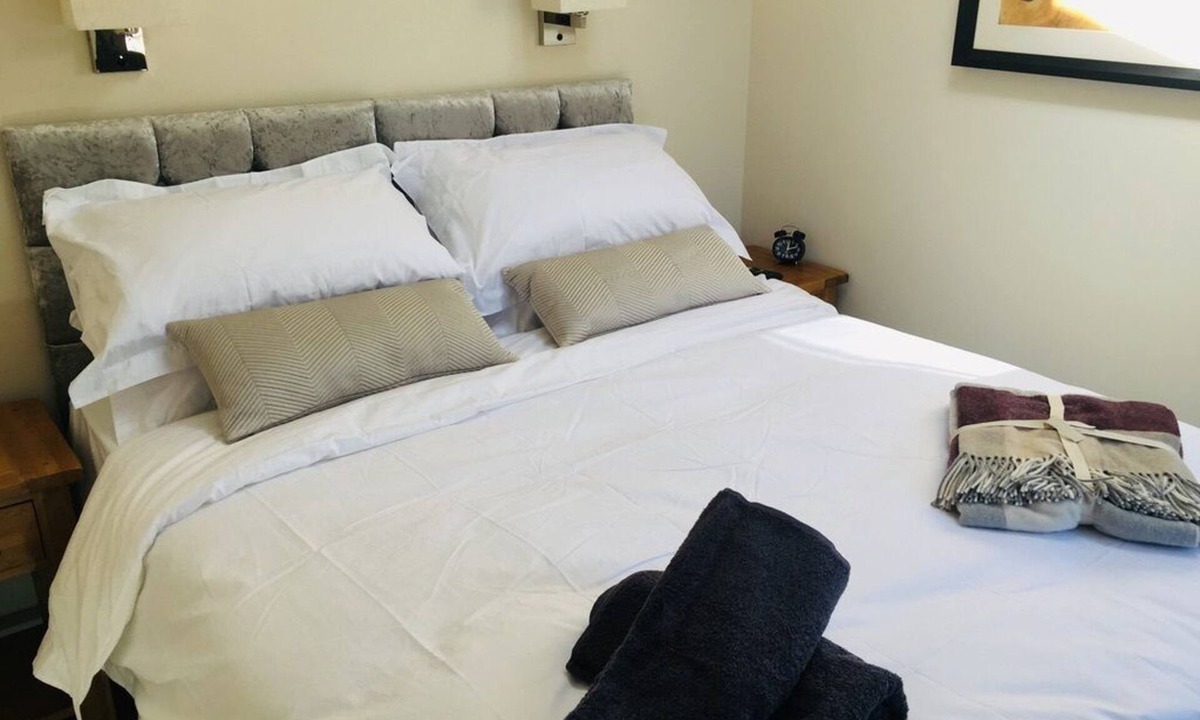 Frampton Cotterell House | Secluded, self-contained converted stables, Russet