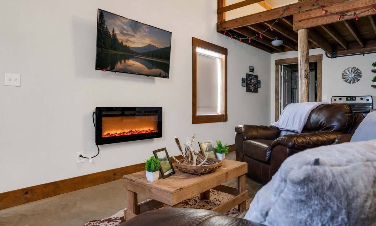 Joelton Apartment | Secluded Stay The Den at J-Barn