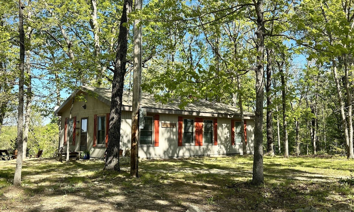 Dixon Cottage | Secluded Turkey Ridge Cottage Above The River