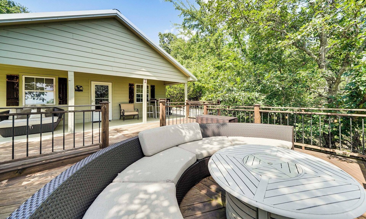 Clayton Cabin | Secluded Tuskahoma Retreat w/Deck & Views!