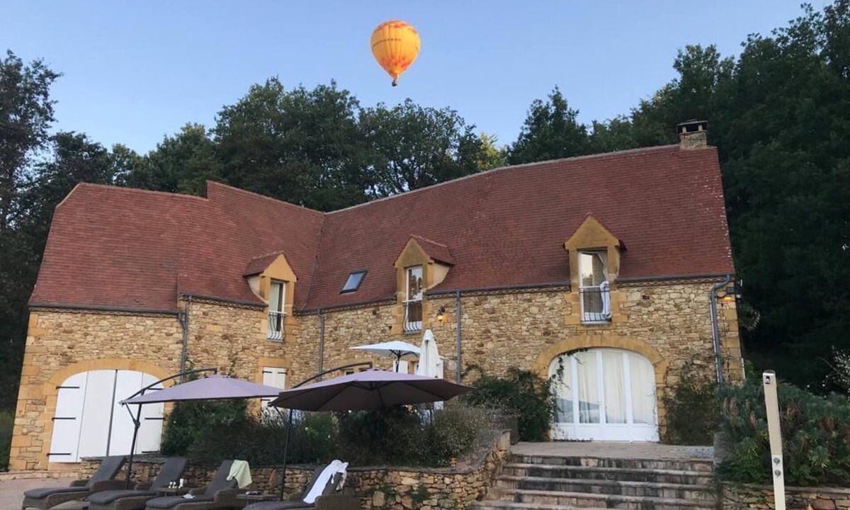 Beynac-et-Cazenac Villa | Secluded Villa with Infinity Pool & Hot Tub