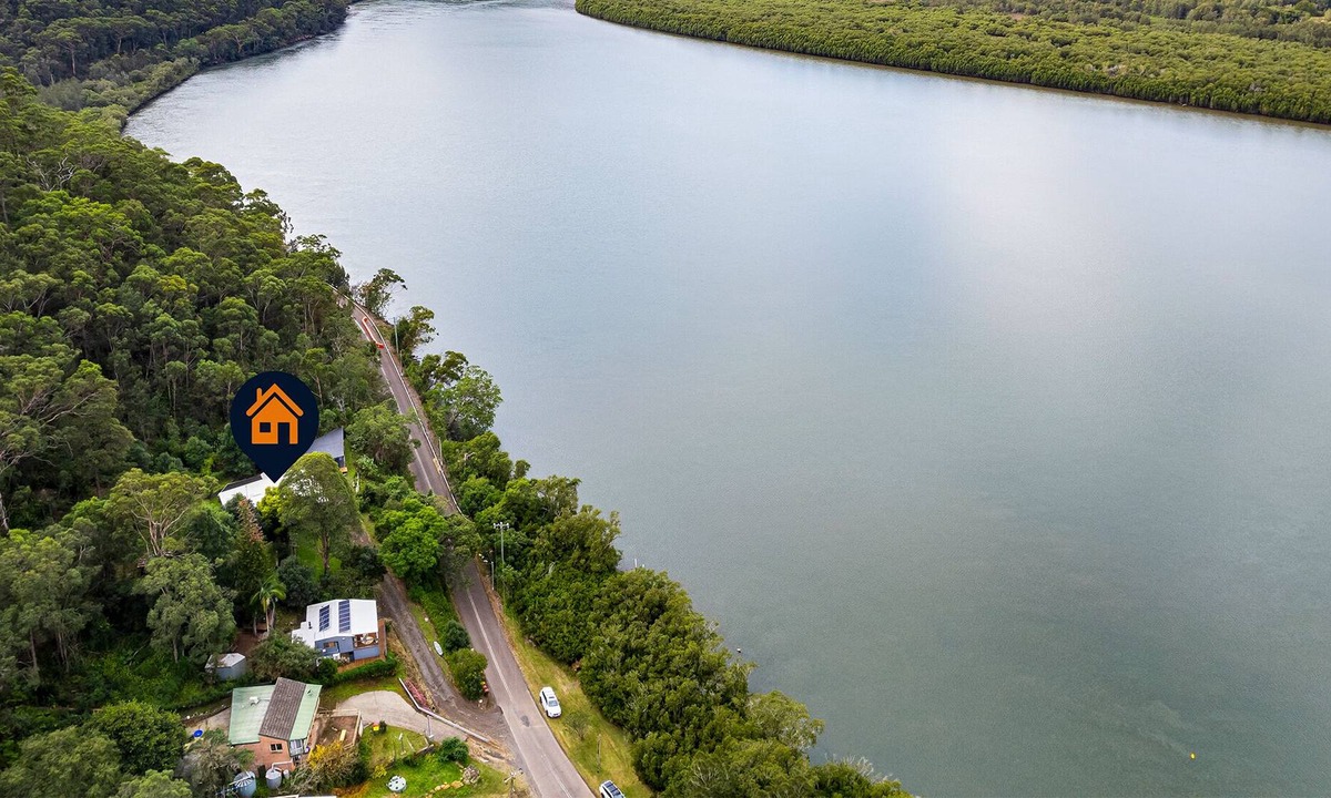 Courangra House | Secluded Waterfront house on rainforest acerage